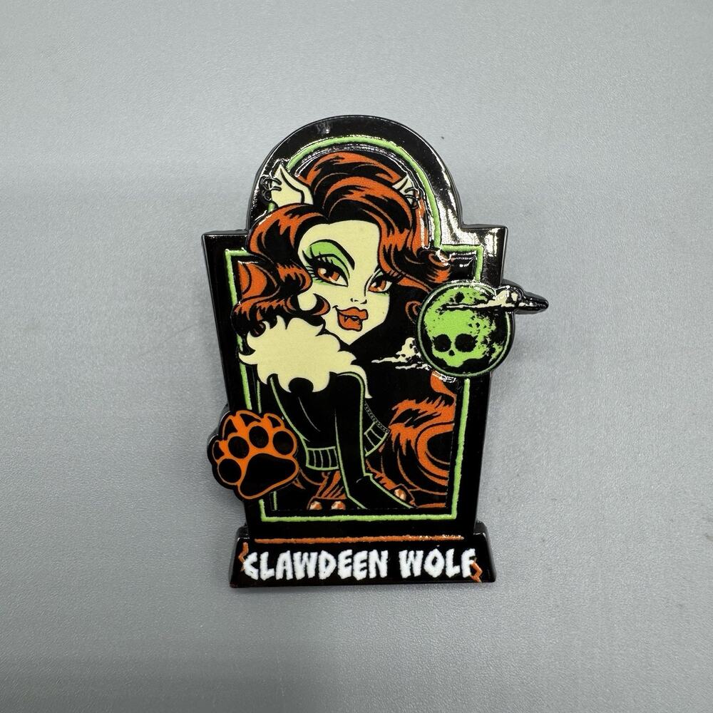 Whatever! Monster High Halloween Coffin Blind Pin CLAWDEEN WOLF New Open Box